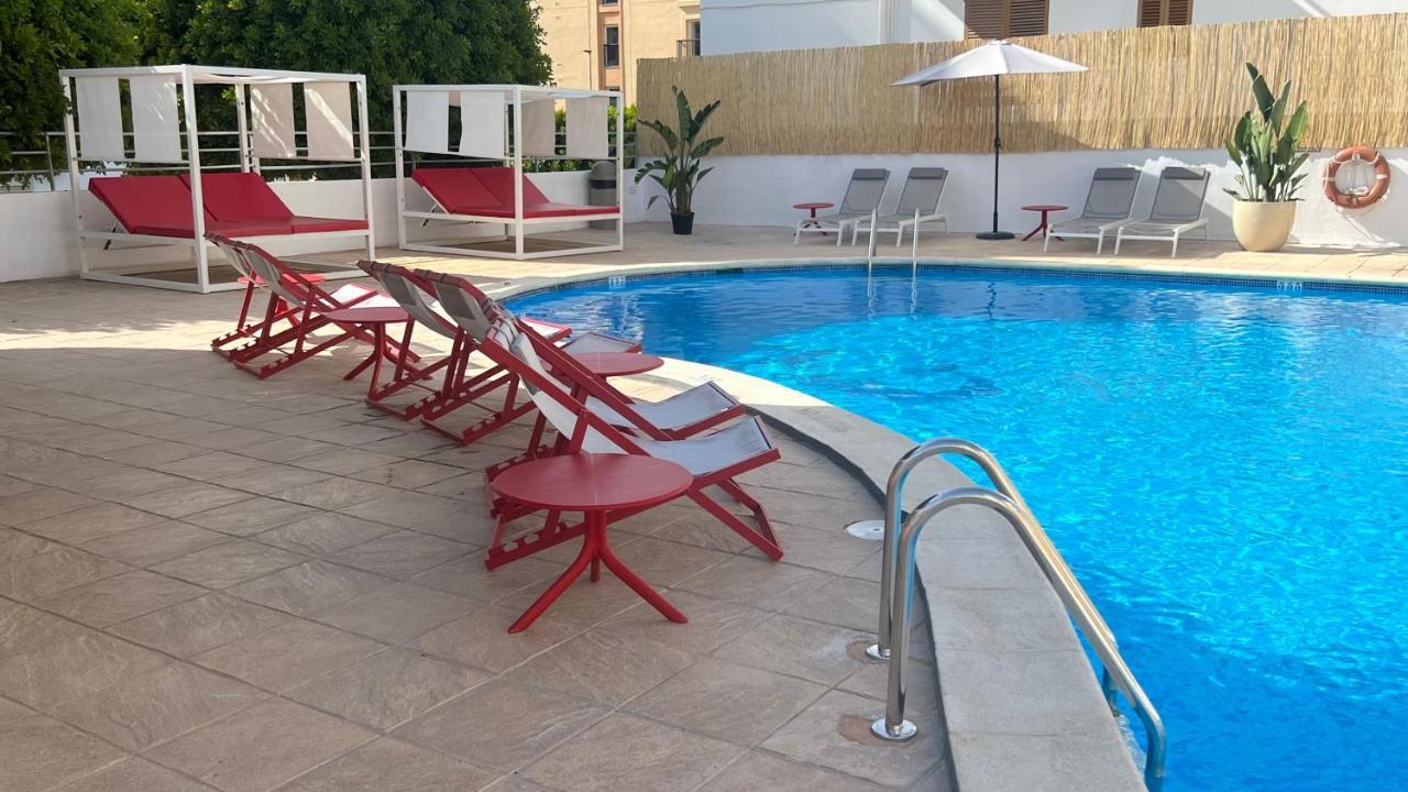 Aparthotel Boutique Poniente Playa San Antonio  Buitenkant foto
