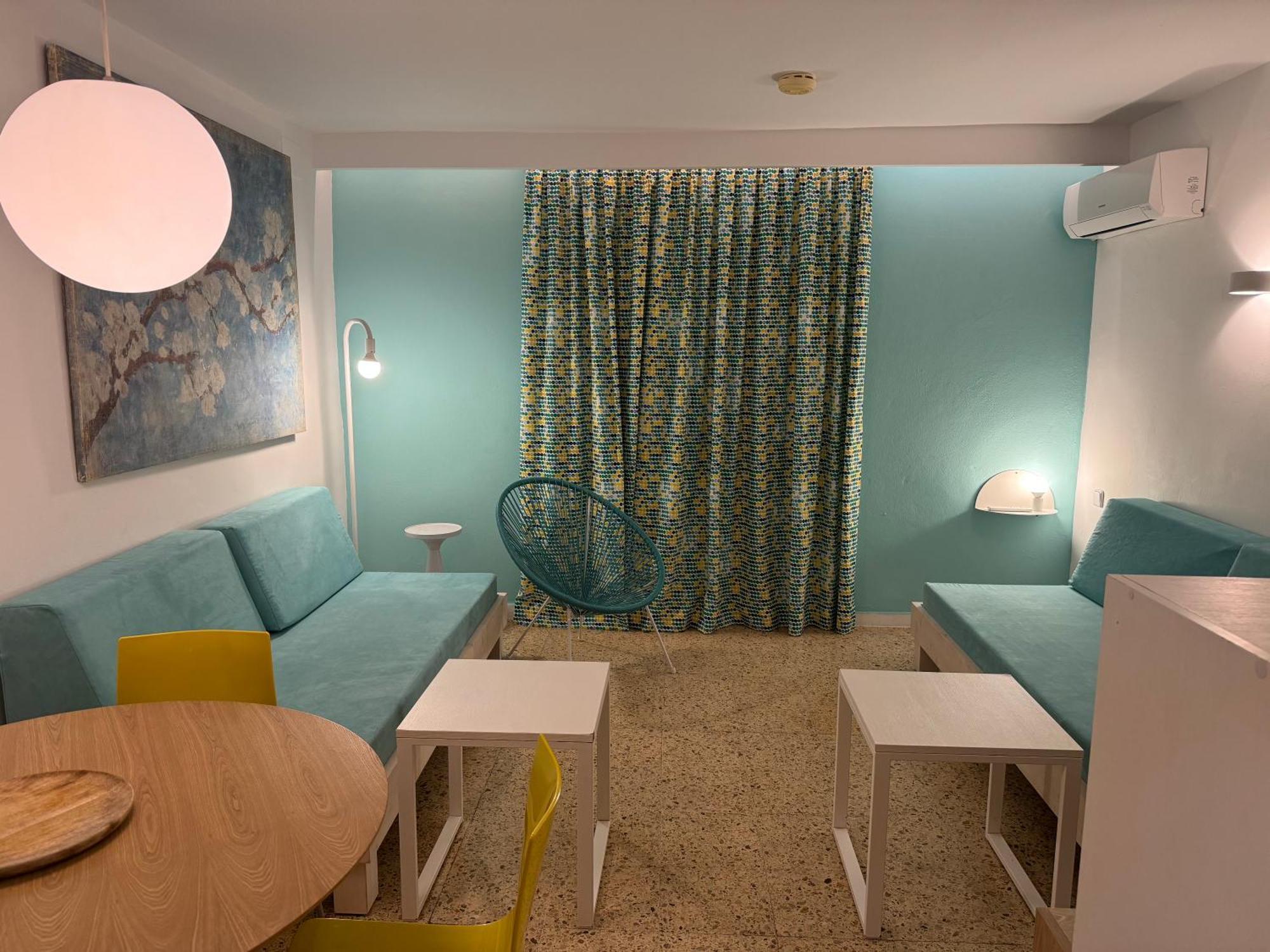 Aparthotel Boutique Poniente Playa San Antonio  Buitenkant foto